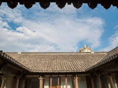 白条取现仅1万？额度限制背后的3大原因与提额攻略（附出财小神辅助指南）