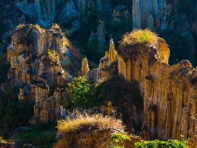 抖音月付能自己套现吗？风险与合规用信指南（安出掌柜提醒）