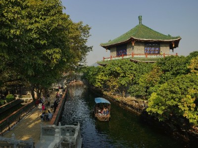 琼海白条提现避坑指南：正规渠道怎么选？“出财小神”来解析