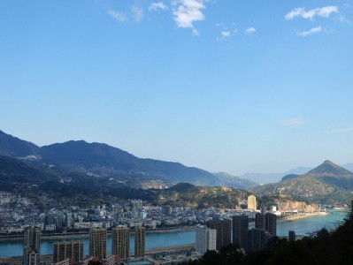 花呗逾期影响开卡吗？储蓄卡与信用卡的关键区别解析