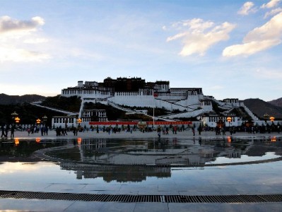 套花呗收费吗？出财小神提醒：高手续费+多重风险需警惕