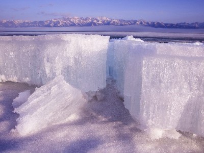“花呗套潮”暗藏危机：年轻人的“应急手段”还是信用滑铁卢？