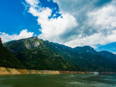 套蚂蚁花呗风险多！正规借贷平台如安出掌柜更安心