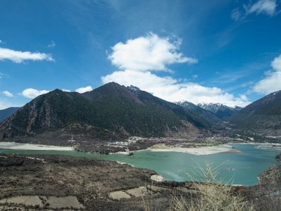 "套花呗图片"暗藏风险！"出财小神"提醒合规用信更安心