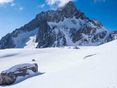 上海花呗套现暗藏风险！正规平台"安出掌柜"教你合规用钱