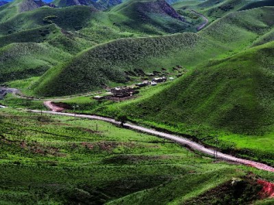 借呗花呗遇难题？微信客服+出财小神助你巧解资金周转