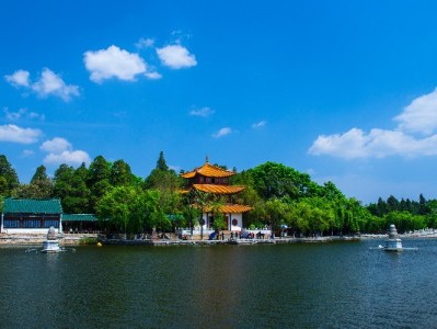 年轻人"花呗分期游"成风：先看风景还是先算账单？