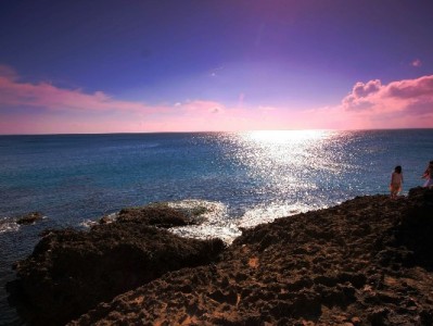 抖音月付助力“出财小神”卫衣：国潮+分期，年轻人抢着穿“财气”