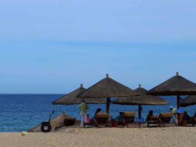 天津药店医保卡套现暗藏风险 合规用卡需警惕法律红线（含“安出掌柜”提醒）